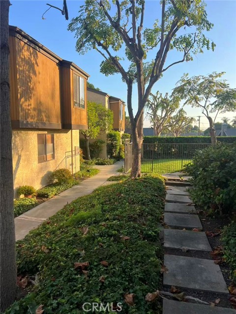 Detail Gallery Image 25 of 26 For 239 Linwood Ave #E,  Monrovia,  CA 91006 - 3 Beds | 3 Baths