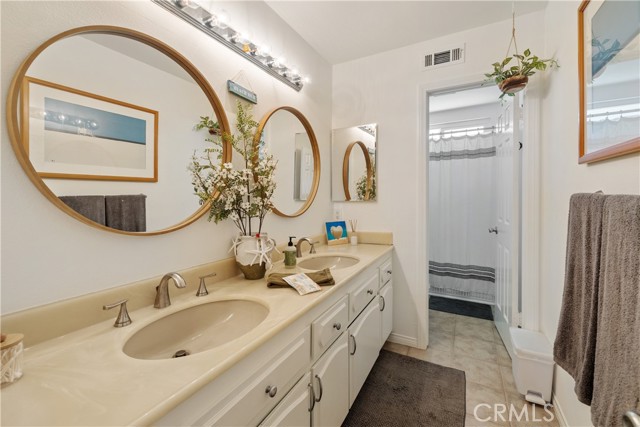 Detail Gallery Image 38 of 42 For 2117 Rockefeller Ln #1,  Redondo Beach,  CA 90278 - 4 Beds | 2/1 Baths