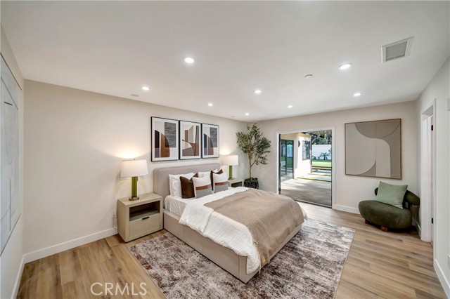 Detail Gallery Image 23 of 41 For 24250 Friar St, Woodland Hills,  CA 91367 - 4 Beds | 4 Baths