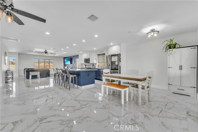 10715 Wilson Drive, California City CA: https://media.crmls.org/medias/0ebec983-e5b6-440b-9ddd-39bccbcca846.jpg