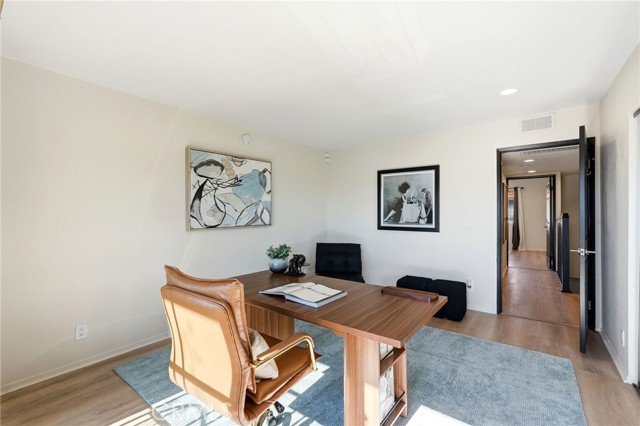 Detail Gallery Image 32 of 58 For 11127 La Maida #9,  North Hollywood,  CA 91601 - 3 Beds | 2/1 Baths