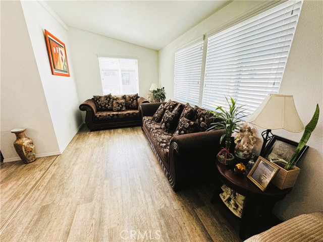 Detail Gallery Image 5 of 19 For 8600 Contreras St #26,  Paramount,  CA 91723 - 2 Beds | 2 Baths