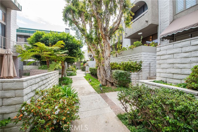 Detail Gallery Image 25 of 27 For 5315 White Oak #K,  Encino,  CA 91316 - 3 Beds | 2/1 Baths