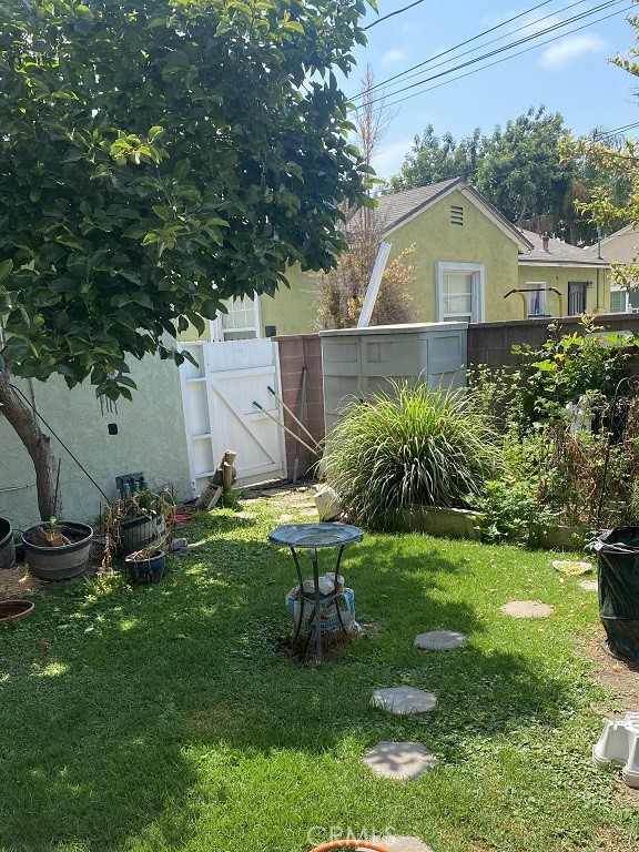 https://media.crmls.org/medias/0ebf91cb-8d5d-4e02-8097-29c3d26d7caa.jpg?preset=X-Large