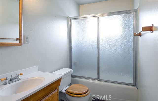 Detail Gallery Image 13 of 15 For 2925 Jacaranda Ave, Costa Mesa,  CA 92626 - 3 Beds | 2 Baths