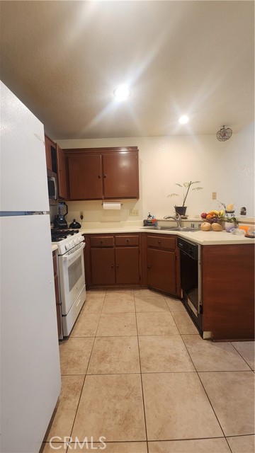 Detail Gallery Image 6 of 24 For 220 E Grant #63,  Santa Maria,  CA 93454 - 2 Beds | 2 Baths