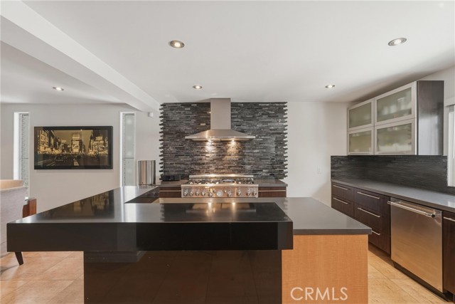 Detail Gallery Image 7 of 48 For 13231 Fiji Way #H,  Marina Del Rey,  CA 90292 - 3 Beds | 2/1 Baths