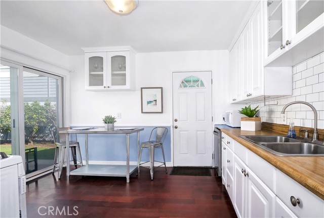 1905 Nelson Avenue, Redondo Beach, California 90278, 3 Bedrooms Bedrooms, ,1 BathroomBathrooms,Residential,Sold,Nelson,SB23053560