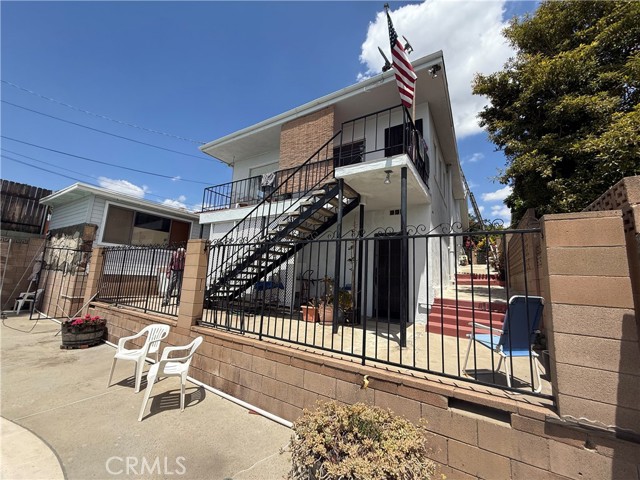 Detail Gallery Image 3 of 13 For 2706 W Avenue 30, Los Angeles,  CA 90065 - 4 Beds | 3 Baths
