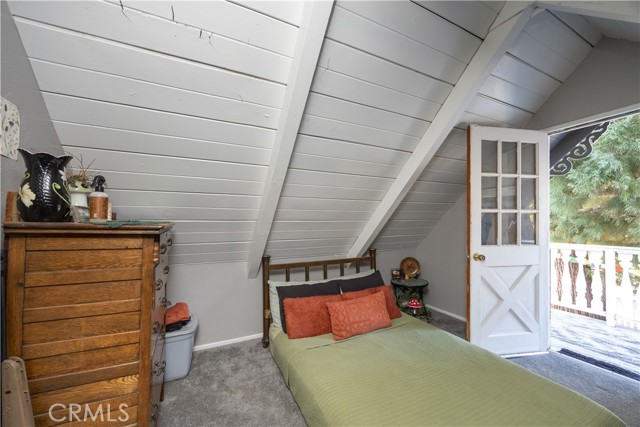 1025 W Country Club Boulevard, Big Bear City CA: https://media.crmls.org/medias/0ec385ba-1573-4cbb-afd0-04874879d486.jpg