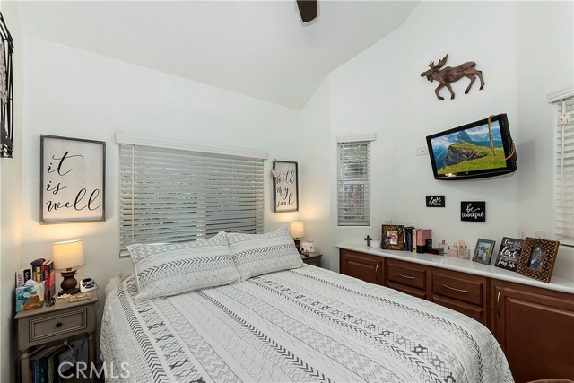 Detail Gallery Image 23 of 36 For 27500 State Highway 189, Lake Arrowhead,  CA 92352 - 2 Beds | 1 Baths