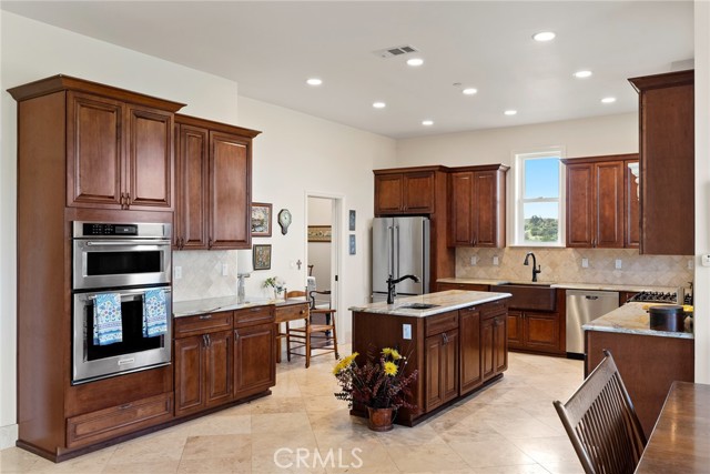 Detail Gallery Image 17 of 74 For 3360 Redtail Pl, Creston,  CA 93432 - 4 Beds | 4 Baths