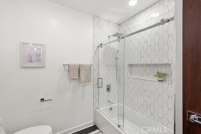 Detail Gallery Image 27 of 38 For 2618 Graham Ave, Redondo Beach,  CA 90278 - 4 Beds | 2/1 Baths