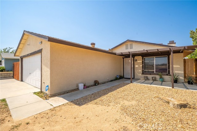 Detail Gallery Image 3 of 49 For 15486 Yates Rd, Victorville,  CA 92395 - 3 Beds | 2 Baths