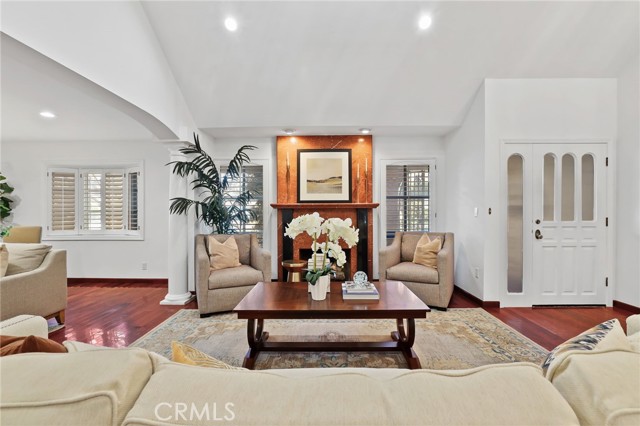 10351 Lassen Street, Los Alamitos CA: https://media.crmls.org/medias/0ec70eb5-60c6-4888-b851-5ab8ba240e21.jpg