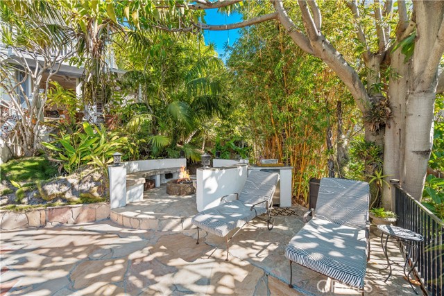 Detail Gallery Image 9 of 57 For 875 Coast View Dr, Laguna Beach,  CA 92651 - 4 Beds | 2 Baths