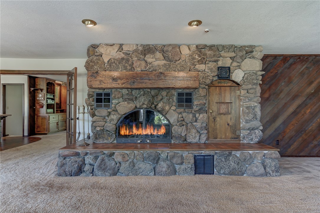 Detail Gallery Image 18 of 73 For 9809 N. Old Stage Road, Weed,  CA 96094 - 4 Beds | 3/1 Baths