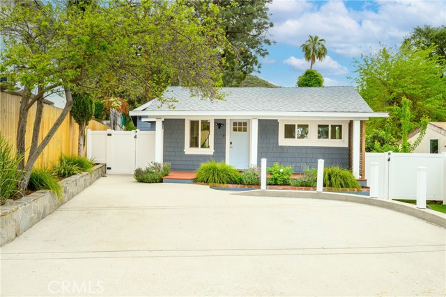 5624 Freeman Avenue, La Crescenta CA: https://media.crmls.org/medias/0ec7b941-561d-4e71-8048-2da1c2cc5d3d.jpg