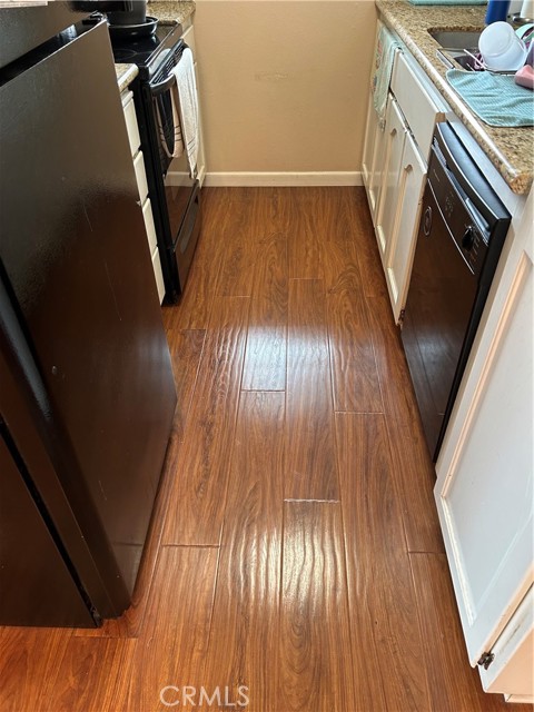 Detail Gallery Image 5 of 8 For 4638 via Vista Cir #12,  Huntington Beach,  CA 92649 - 2 Beds | 1 Baths