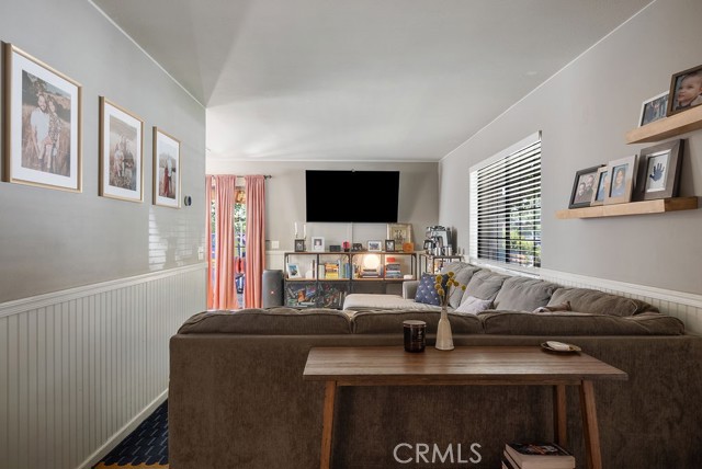 Detail Gallery Image 7 of 49 For 304 S Minnesota, Glendora,  CA 91741 - 5 Beds | 3/2 Baths