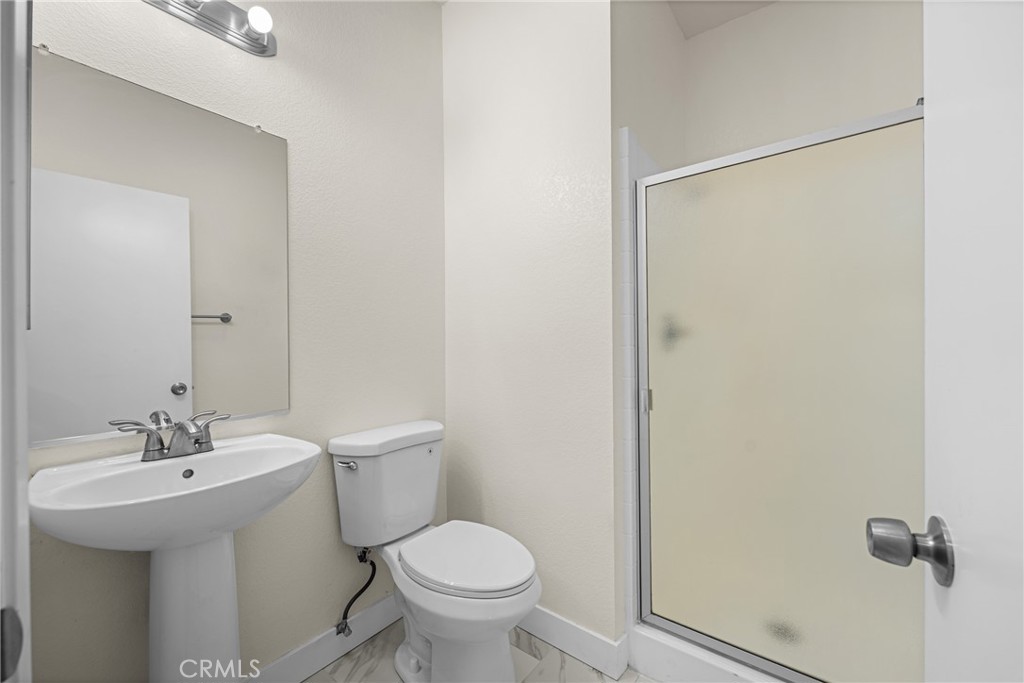 https://media.crmls.org/medias/0ec88299-44be-4caa-9511-971658c526cc.jpg?preset=X-Large