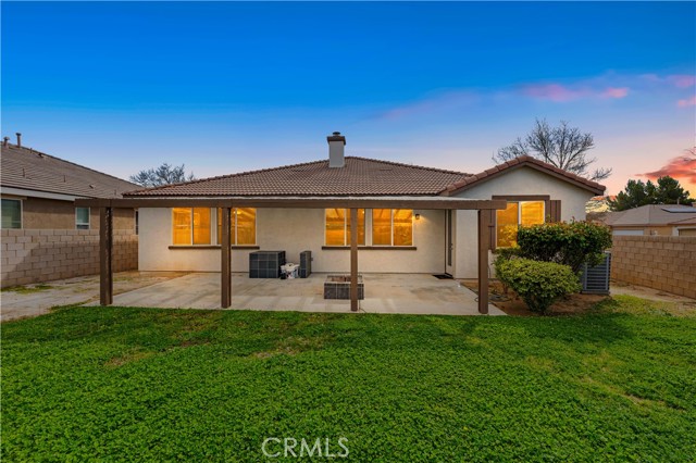 Detail Gallery Image 2 of 55 For 40729 Oakmont Ct, Palmdale,  CA 93551 - 4 Beds | 3 Baths