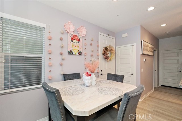 Detail Gallery Image 6 of 27 For 3827 Grant St #11,  Corona,  CA 92879 - 3 Beds | 2/1 Baths