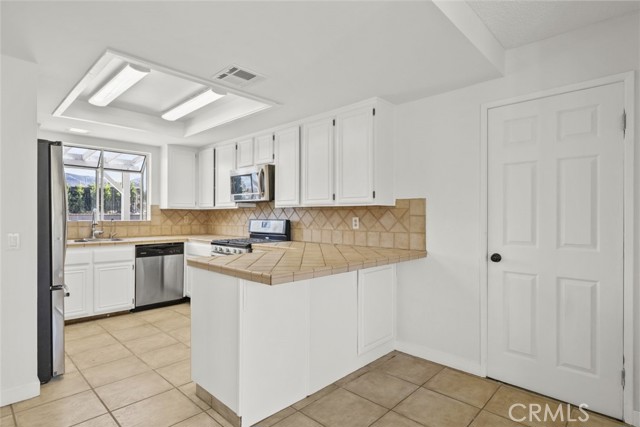 618 W Avenue Q12, Palmdale CA: https://media.crmls.org/medias/0ec97f04-7251-4d89-9500-71a666e42866.jpg