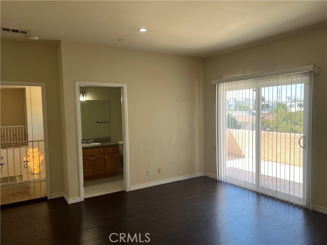 Detail Gallery Image 17 of 26 For 7004 Longridge Ave, North Hollywood,  CA 91605 - 5 Beds | 4/1 Baths