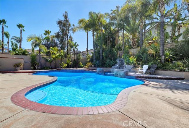 1372 Old Trail DR, Corona CA: https://media.crmls.org/medias/0ecadcbc-fa71-479b-856b-a88bcb0c9055.jpg
