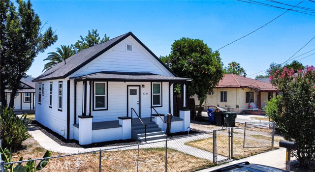 1235 Spruce Street, San Bernardino CA: https://media.crmls.org/medias/0ecb39e0-0dce-4c0b-9bb1-3498d0da68fa.jpg