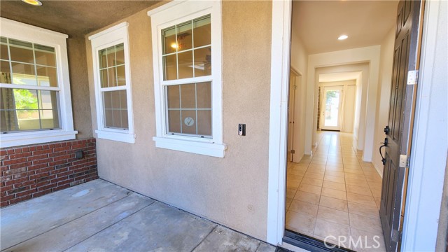 Detail Gallery Image 3 of 29 For 8387 Fall Creek Dr, Corona,  CA 92880 - 4 Beds | 2/1 Baths
