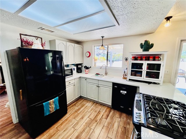 24212 Kansa Road, Apple Valley CA: https://media.crmls.org/medias/0ecb6aa5-e736-4c6b-90f1-70998b94d6f5.jpg