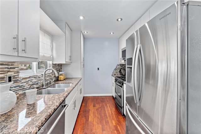3604 Westwood Boulevard, Los Angeles CA: https://media.crmls.org/medias/0ecb6cb6-ef25-4fcf-b428-90804676d357.jpg