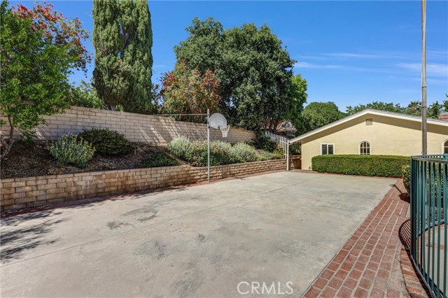 10417 Laramie Avenue, Chatsworth CA: https://media.crmls.org/medias/0ecbacef-b234-462b-87f6-9579263d3521.jpg