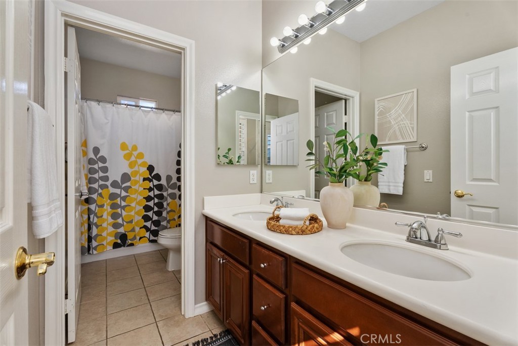 MLS #OC25239566 image #33