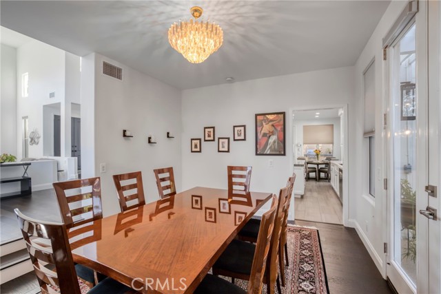 Detail Gallery Image 8 of 44 For 7439 Dorie Dr, West Hills,  CA 91307 - 5 Beds | 5 Baths