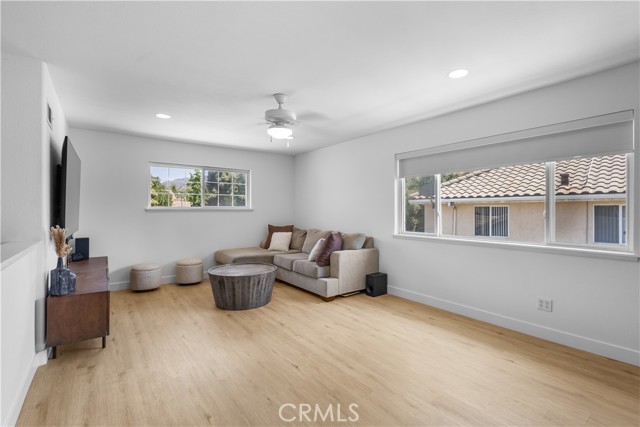 2517 Renata Court, Thousand Oaks CA: https://media.crmls.org/medias/0eccf38e-7f9a-4947-be0b-0962d4e29468.jpg