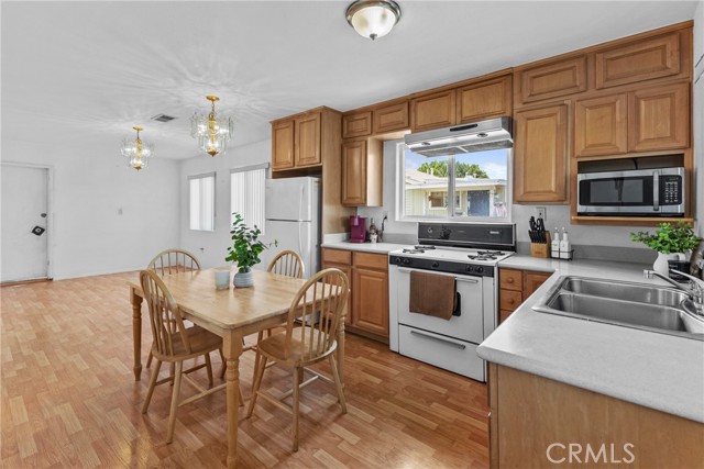 Detail Gallery Image 16 of 51 For 431 Cuyamaca Ave, San Diego,  CA 92113 - 6 Beds | 4 Baths