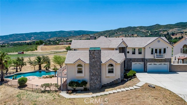 Detail Gallery Image 4 of 75 For 9250 Elizabeth Lake Rd, Leona Valley,  CA 93551 - 4 Beds | 3/1 Baths