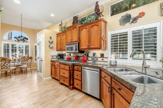 Detail Gallery Image 10 of 32 For 1877 Cashew Tree, Hemet,  CA 92545 - 3 Beds | 2 Baths