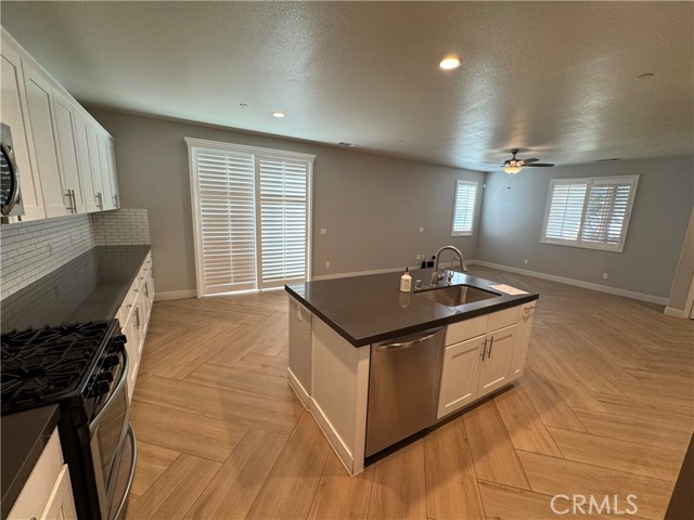 Detail Gallery Image 10 of 37 For 501 Villa Way, Colton,  CA 92324 - 3 Beds | 2/1 Baths