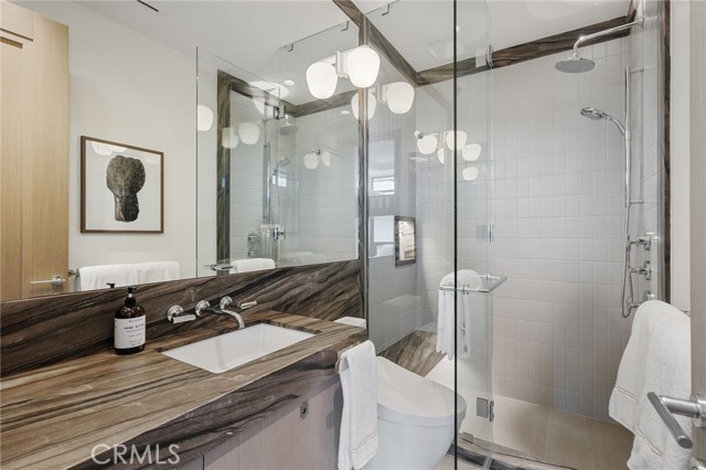 716 The Strand, Manhattan Beach CA: https://media.crmls.org/medias/0ecf71fb-08cc-4c1c-aec8-0d4da6587187.jpg