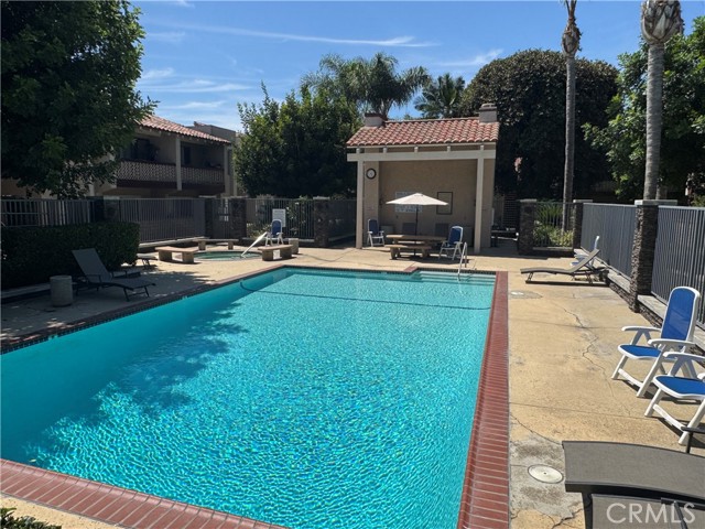 Detail Gallery Image 27 of 31 For 700 W La Veta Ave #F3,  Orange,  CA 92868 - 2 Beds | 2 Baths