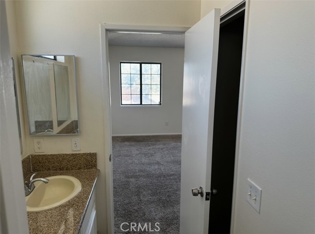 13675 Riverstone Drive, Victorville CA: https://media.crmls.org/medias/0ed064f2-762b-4d8f-9346-b8d8d0c6b714.jpg