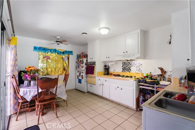 605 S Mountain View Street, Santa Ana CA: https://media.crmls.org/medias/0ed12564-13fd-4da8-b5f6-2308a526ae8f.jpg