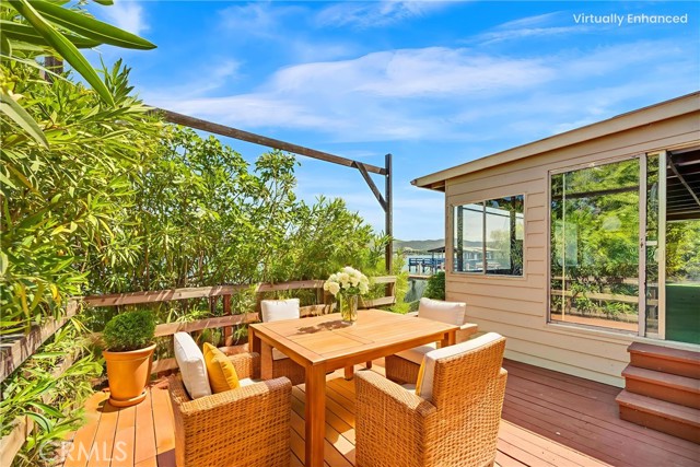 11990 North Drive, Clearlake CA: https://media.crmls.org/medias/0ed150a6-e682-4159-a4d2-27f595cdaecc.jpg