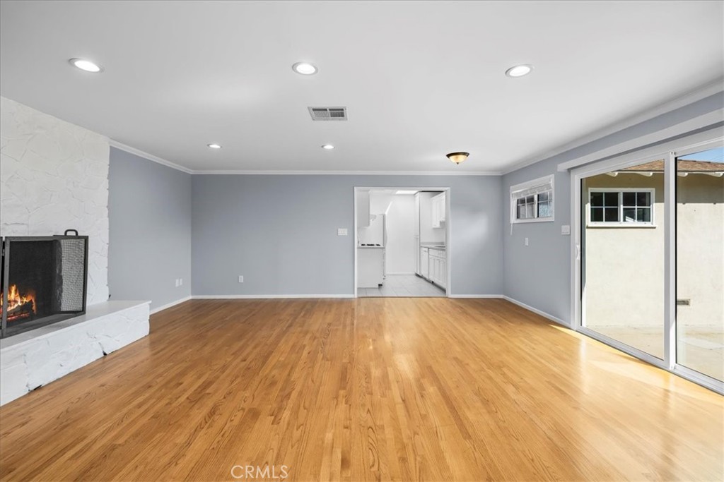 2228 Warfield Avenue