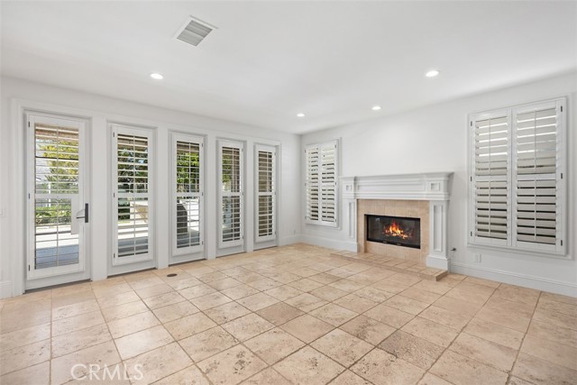 Detail Gallery Image 11 of 25 For 17 Colonial, Newport Beach,  CA 92660 - 5 Beds | 4/1 Baths