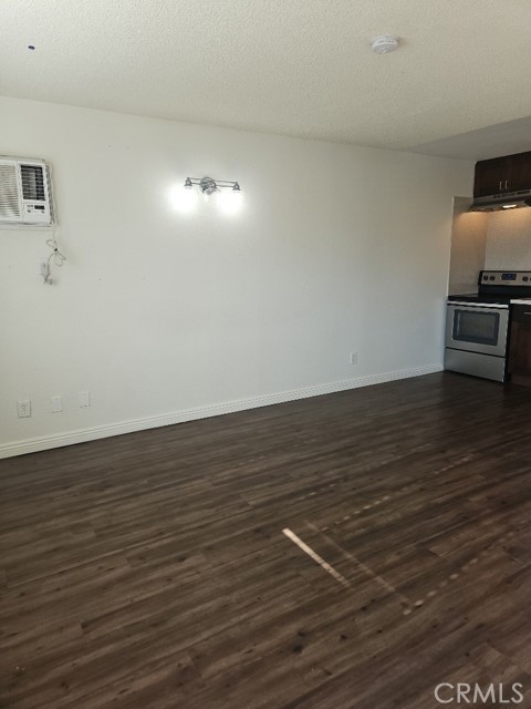 Image 2 of 5 For 3855 Stobbs  6